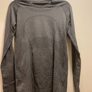 Lululemon swiftly tech long sleeve in grey